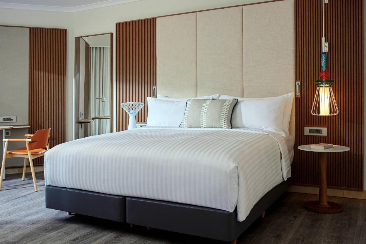 Malta Marriott Resort & Spa Saint Julian's Exterior photo A room at the hotel