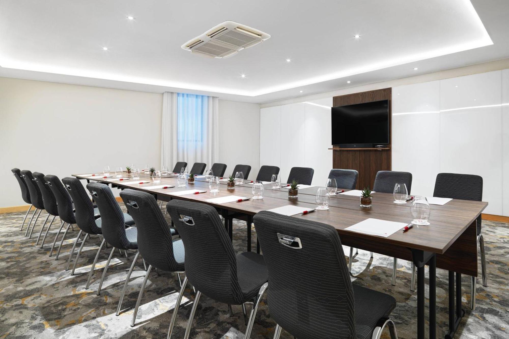 Malta Marriott Resort & Spa Saint Julian's Exterior photo Meeting room