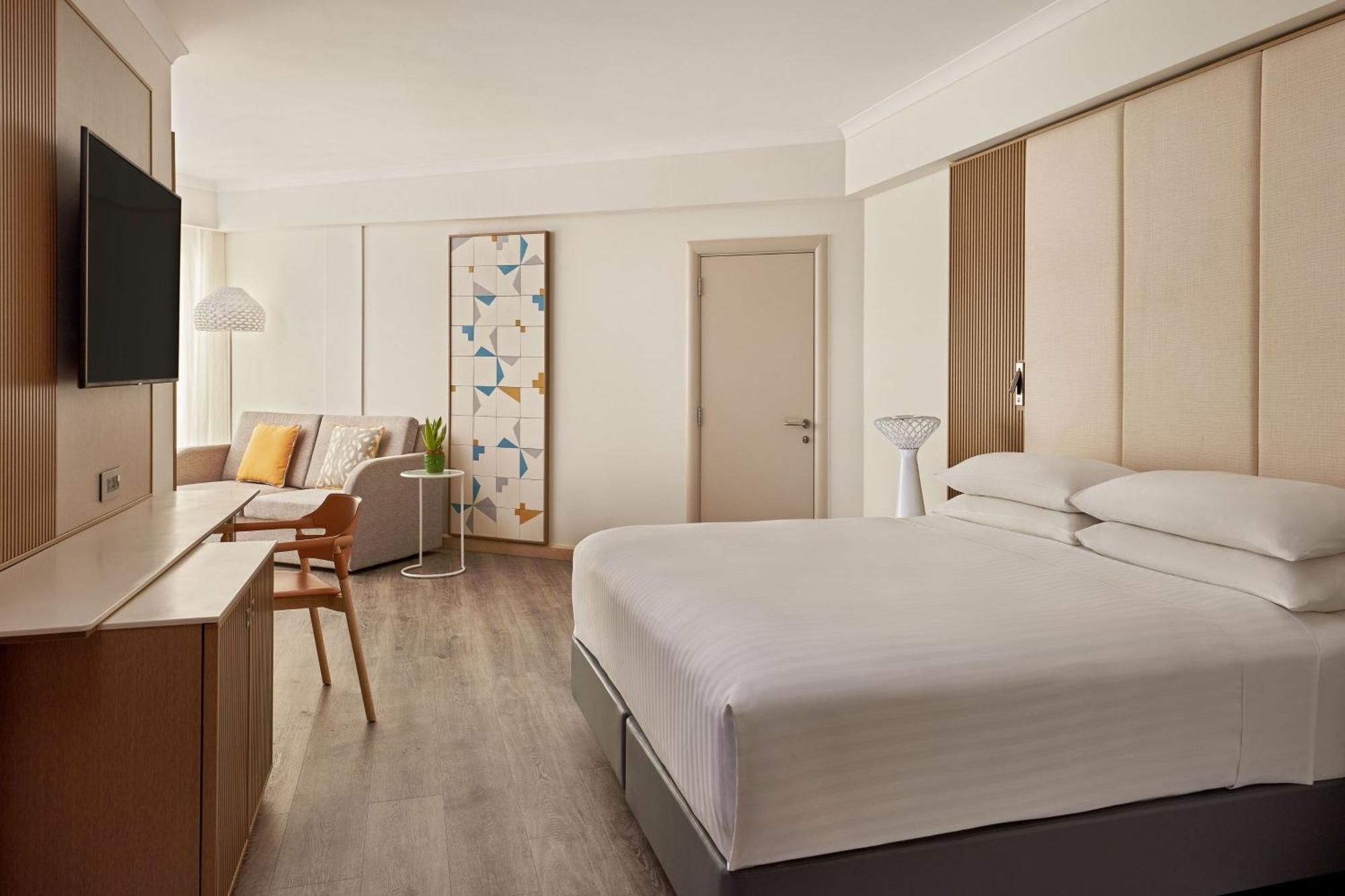 Malta Marriott Resort & Spa Saint Julian's Exterior photo A guest room at the Hotel Zags