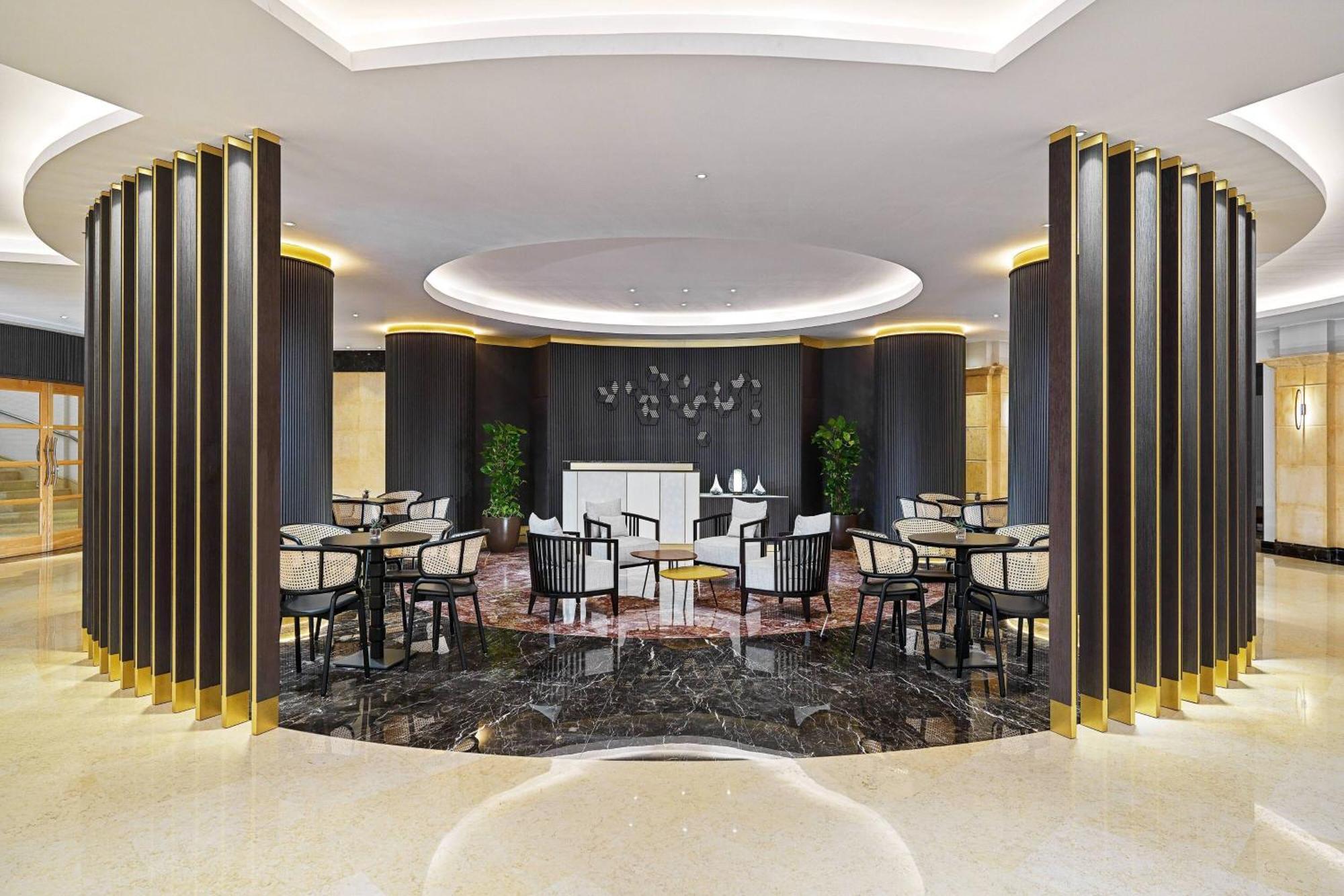 Malta Marriott Resort & Spa Saint Julian's Exterior photo The lounge at the airport
