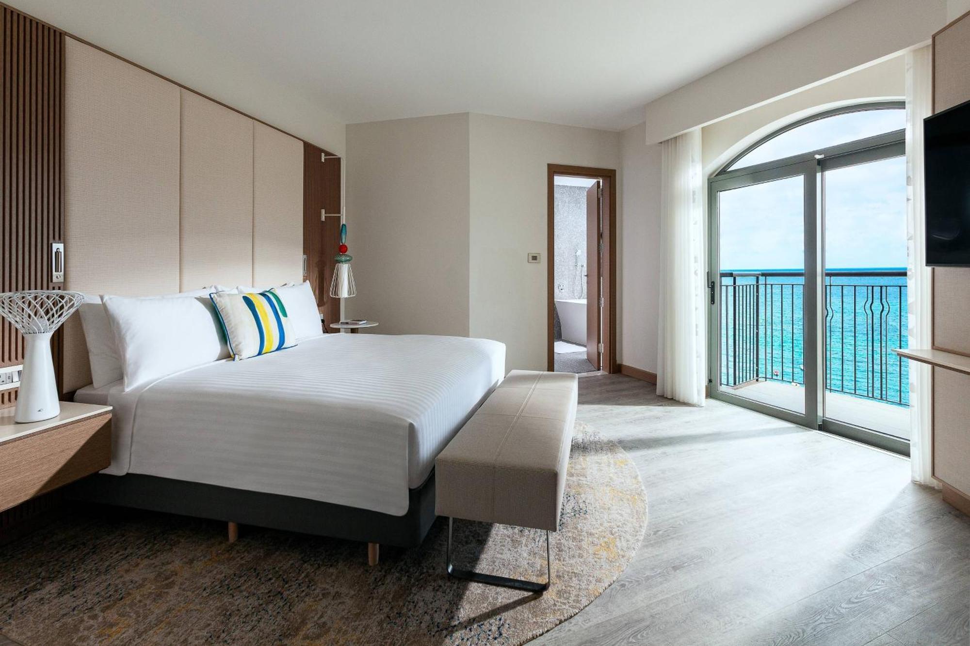Malta Marriott Resort & Spa Saint Julian's Exterior photo A bedroom at the hotel